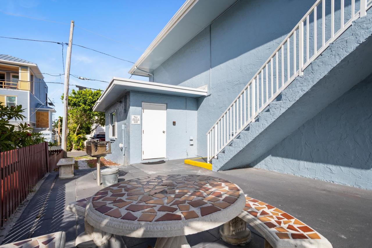 Funshine Sunset Beach St. Pete Beach Exterior photo
