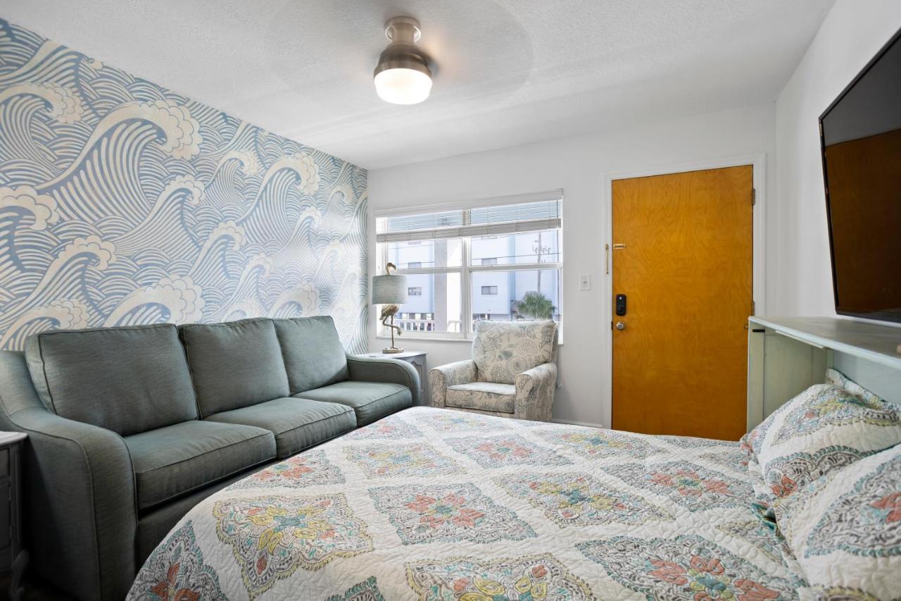 Funshine Sunset Beach St. Pete Beach Exterior photo