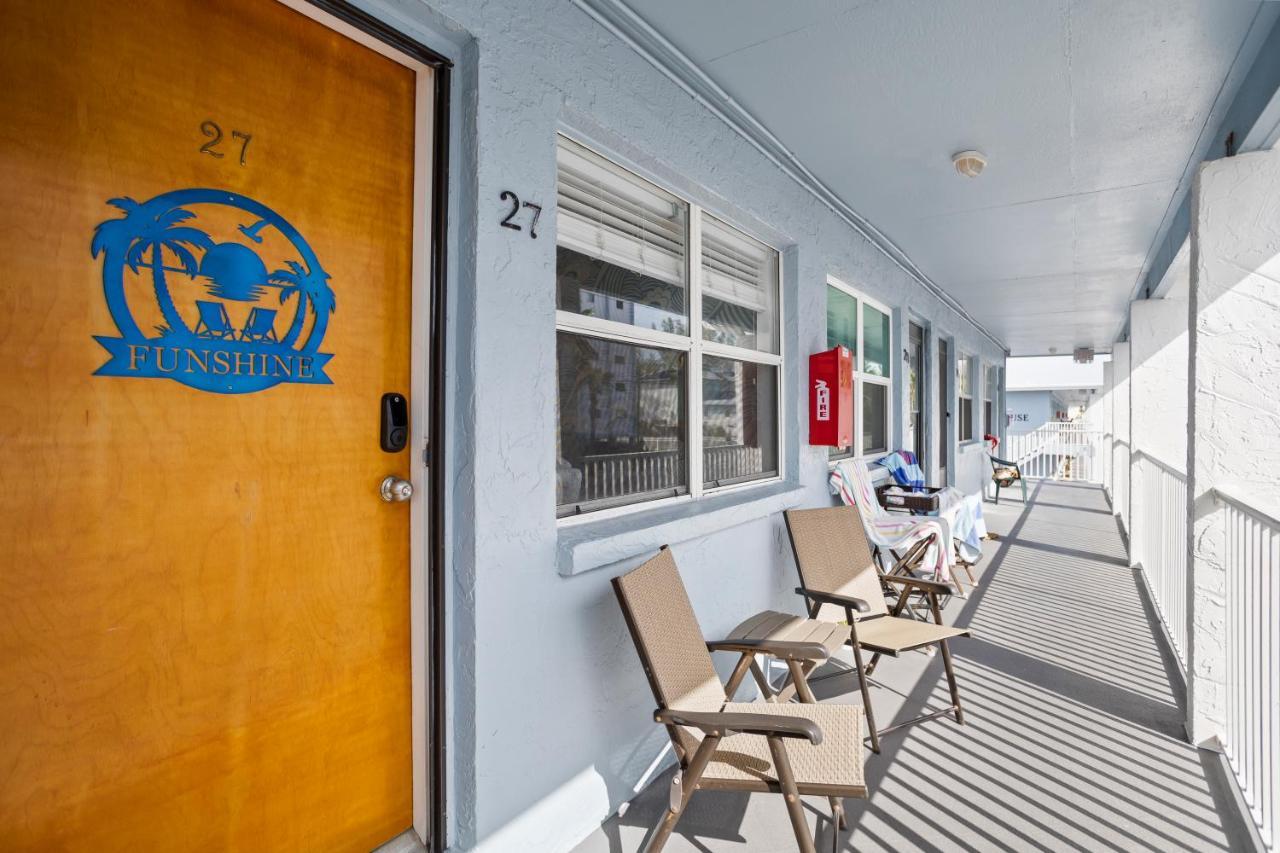 Funshine Sunset Beach St. Pete Beach Exterior photo