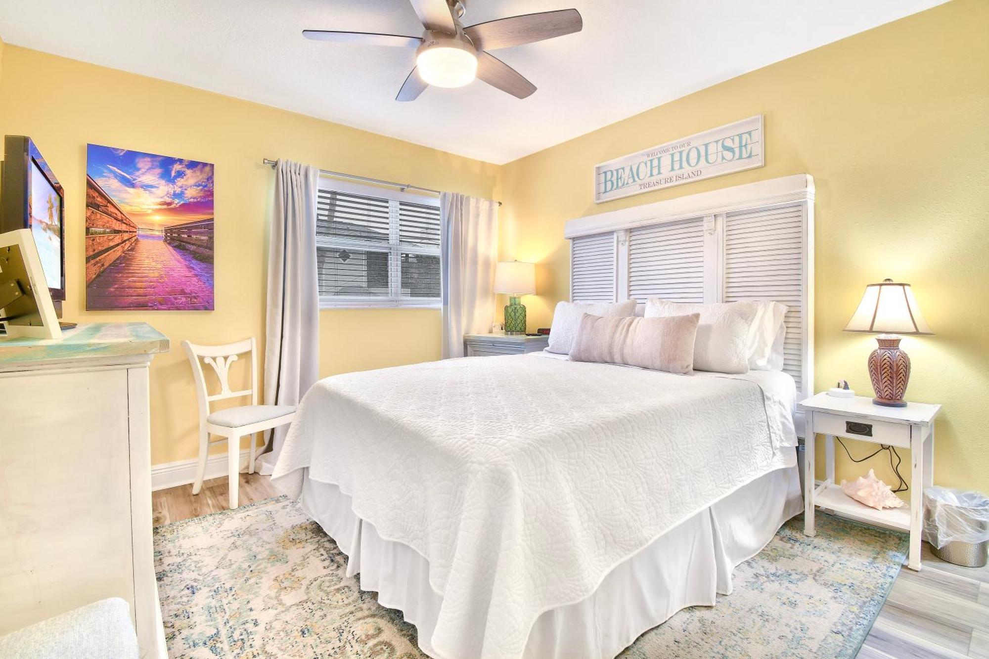 Funshine Sunset Beach St. Pete Beach Exterior photo
